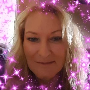 Meet your Posher, Debora